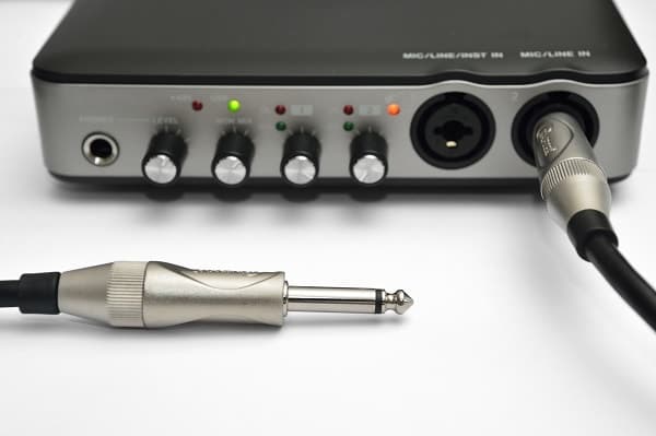 USB Audio Interface für Mikrofone und Instrumente