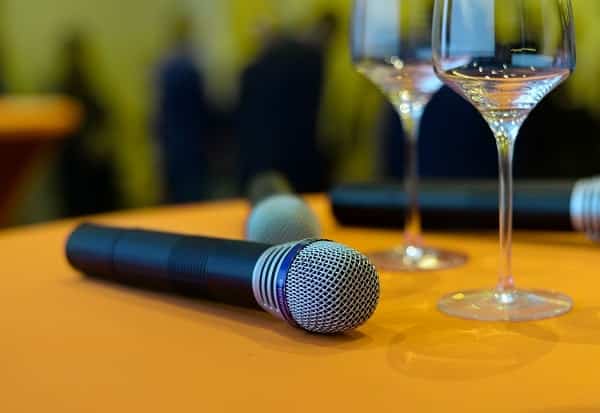 dynamisches Mikrofon für Reden auf Veranstaltungen